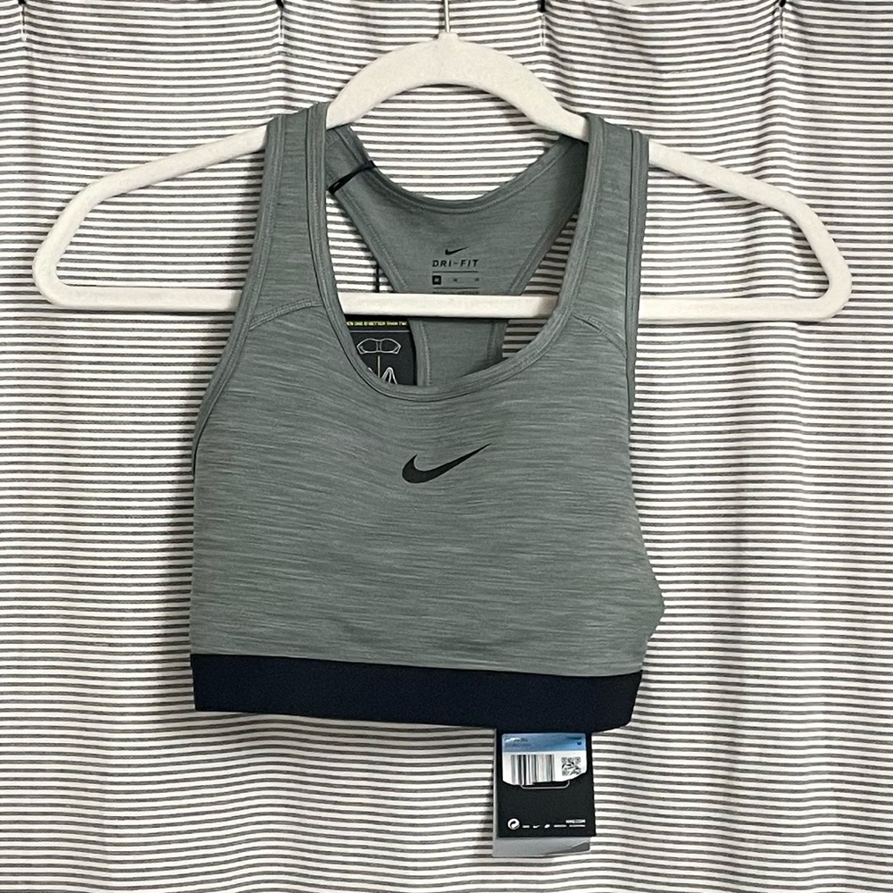 Nike Sports Bra - Medium